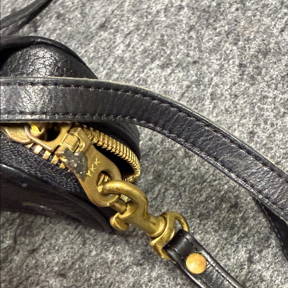 Dooney & Bourke Vintage Black Textured Leather purse. - Picture 10 of 10